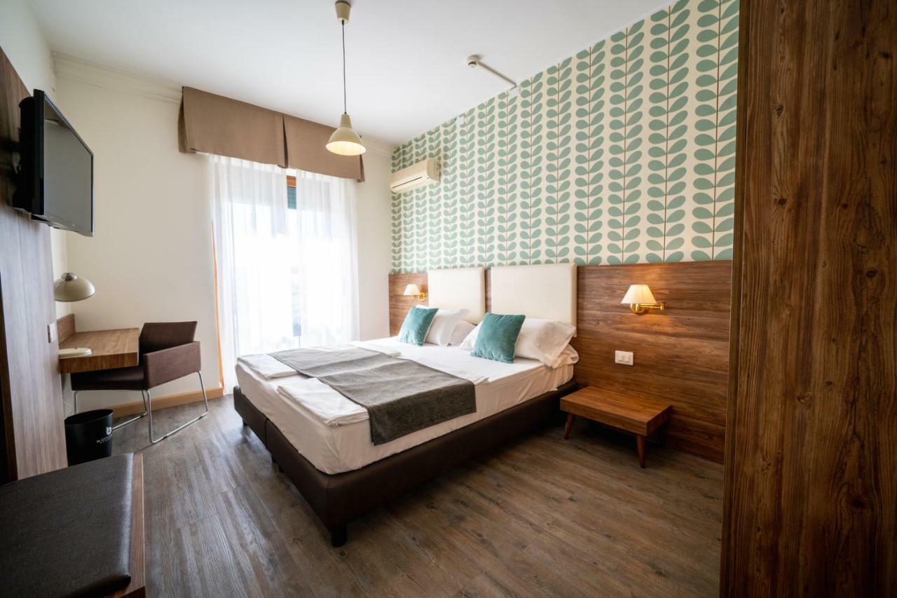 B City Hotel Бардолино Экстерьер фото