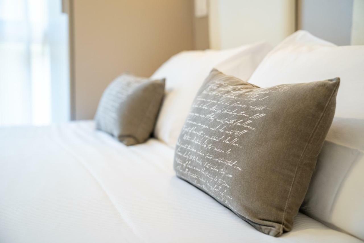 B City Hotel Бардолино Экстерьер фото
